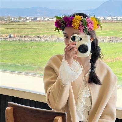 色肉毒蝎女